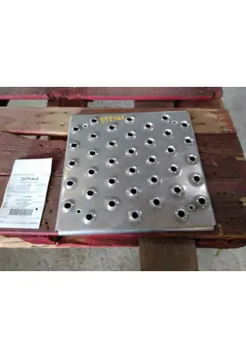 FREIGHTLINER CASCADIA 125 DECK (CATWALK) STEP
