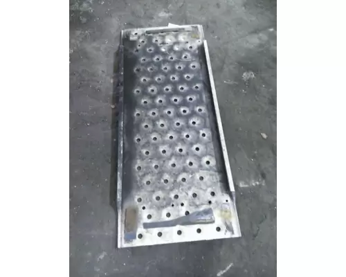 FREIGHTLINER CASCADIA 125 DECK (CATWALK) STEP