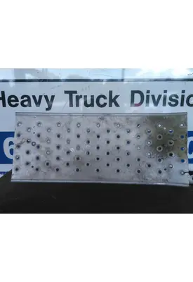 FREIGHTLINER CASCADIA 125 DECK (CATWALK) STEP