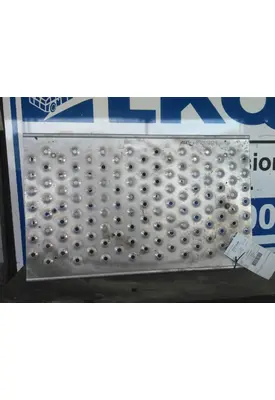 FREIGHTLINER CASCADIA 125 DECK (CATWALK) STEP