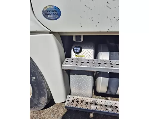 FREIGHTLINER CASCADIA 125 DEF TANK