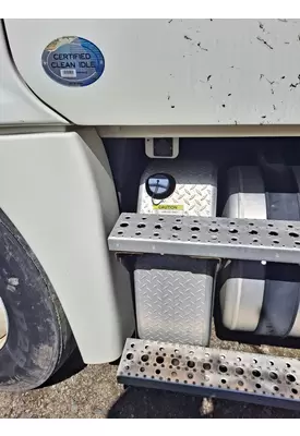 FREIGHTLINER CASCADIA 125 DEF TANK