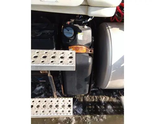 FREIGHTLINER CASCADIA 125 DEF TANK