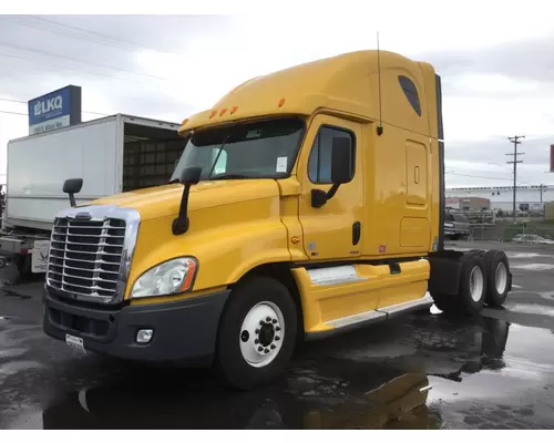 FREIGHTLINER CASCADIA 125 DISMANTLED TRUCK