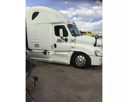 FREIGHTLINER CASCADIA 125 DISMANTLED TRUCK