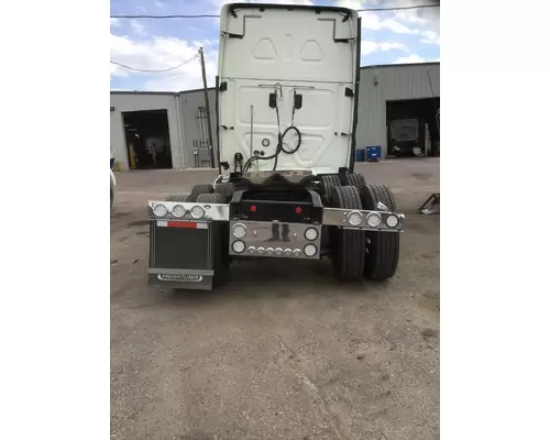 FREIGHTLINER CASCADIA 125 DISMANTLED TRUCK