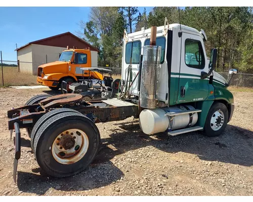 FREIGHTLINER CASCADIA 125 DISMANTLED TRUCK