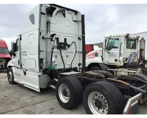 FREIGHTLINER CASCADIA 125 DISMANTLED TRUCK