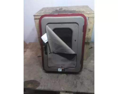 FREIGHTLINER CASCADIA 125 DOOR, COMPARTMENT