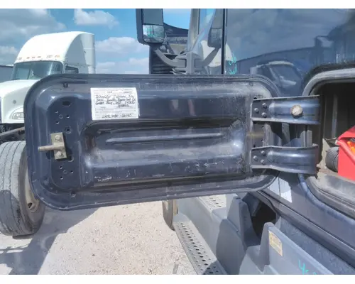 FREIGHTLINER CASCADIA 125 DOOR, COMPARTMENT