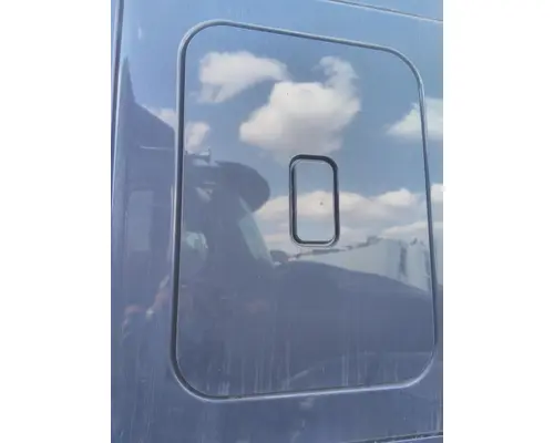 FREIGHTLINER CASCADIA 125 DOOR, COMPARTMENT