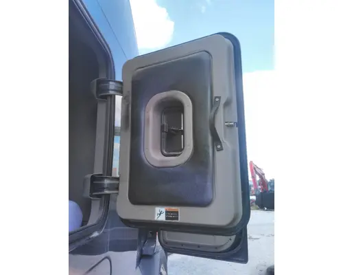 FREIGHTLINER CASCADIA 125 DOOR, COMPARTMENT