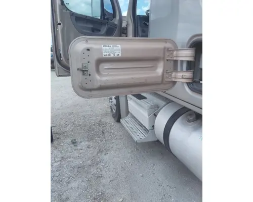 FREIGHTLINER CASCADIA 125 DOOR, COMPARTMENT
