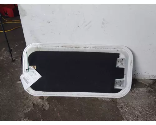 FREIGHTLINER CASCADIA 125 DOOR, COMPARTMENT