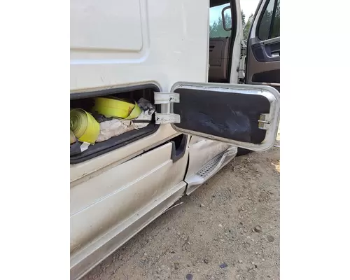 FREIGHTLINER CASCADIA 125 DOOR, COMPARTMENT