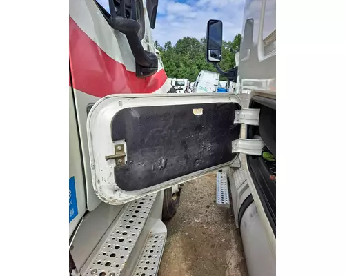 FREIGHTLINER CASCADIA 125 DOOR, COMPARTMENT