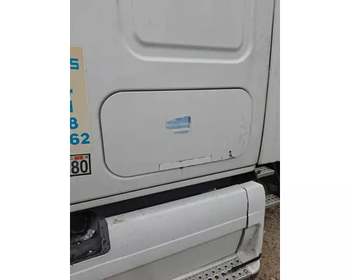 FREIGHTLINER CASCADIA 125 DOOR, COMPARTMENT