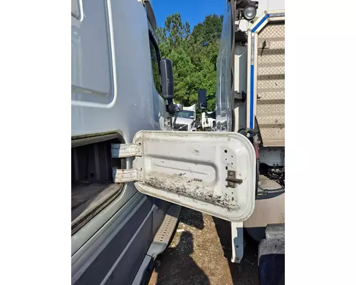 FREIGHTLINER CASCADIA 125 DOOR, COMPARTMENT