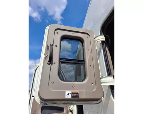 FREIGHTLINER CASCADIA 125 DOOR, COMPARTMENT