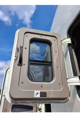 FREIGHTLINER CASCADIA 125 DOOR, COMPARTMENT