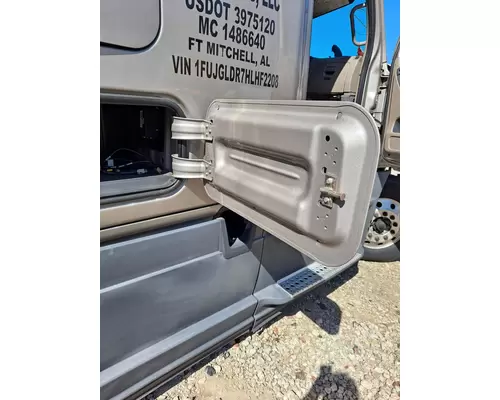 FREIGHTLINER CASCADIA 125 DOOR, COMPARTMENT