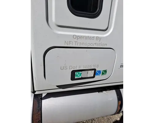 FREIGHTLINER CASCADIA 125 DOOR, COMPARTMENT