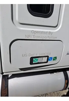 FREIGHTLINER CASCADIA 125 DOOR, COMPARTMENT