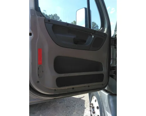 FREIGHTLINER CASCADIA 125 DOOR, COMPARTMENT