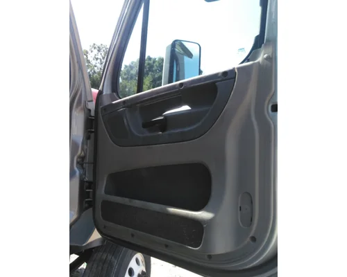 FREIGHTLINER CASCADIA 125 DOOR, COMPARTMENT