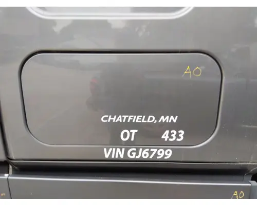 FREIGHTLINER CASCADIA 125 DOOR, COMPARTMENT