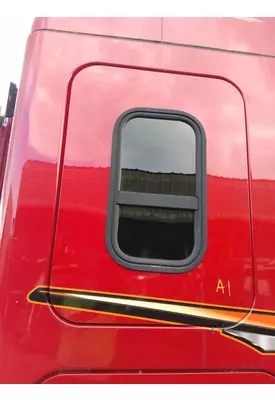 FREIGHTLINER CASCADIA 125 DOOR, COMPARTMENT