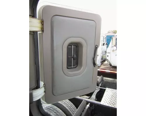 FREIGHTLINER CASCADIA 125 DOOR, COMPARTMENT