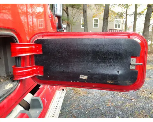 FREIGHTLINER CASCADIA 125 DOOR, COMPARTMENT