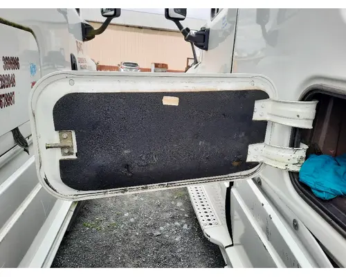 FREIGHTLINER CASCADIA 125 DOOR, COMPARTMENT