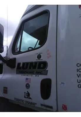 FREIGHTLINER CASCADIA 125 DOOR ASSEMBLY, FRONT
