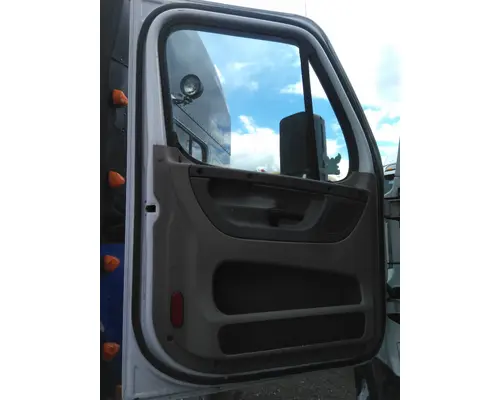 FREIGHTLINER CASCADIA 125 DOOR ASSEMBLY, FRONT