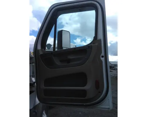 FREIGHTLINER CASCADIA 125 DOOR ASSEMBLY, FRONT
