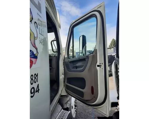 FREIGHTLINER CASCADIA 125 DOOR ASSEMBLY, FRONT