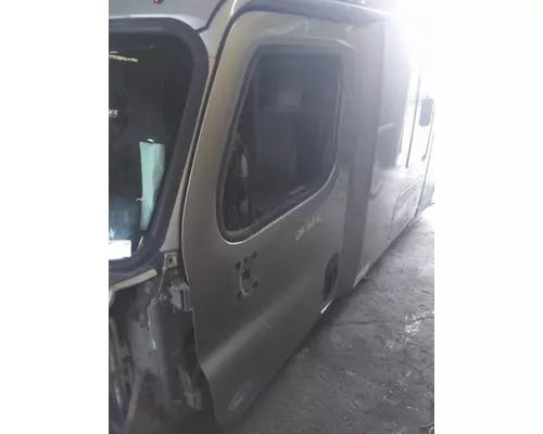 FREIGHTLINER CASCADIA 125 DOOR ASSEMBLY, FRONT