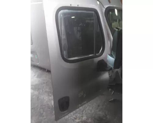 FREIGHTLINER CASCADIA 125 DOOR ASSEMBLY, FRONT