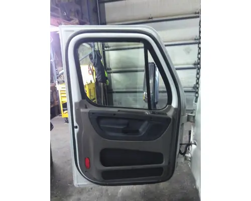 FREIGHTLINER CASCADIA 125 DOOR ASSEMBLY, FRONT