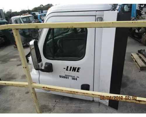 FREIGHTLINER CASCADIA 125 DOOR ASSEMBLY, FRONT