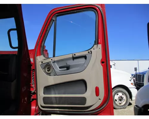 FREIGHTLINER CASCADIA 125 DOOR ASSEMBLY, FRONT