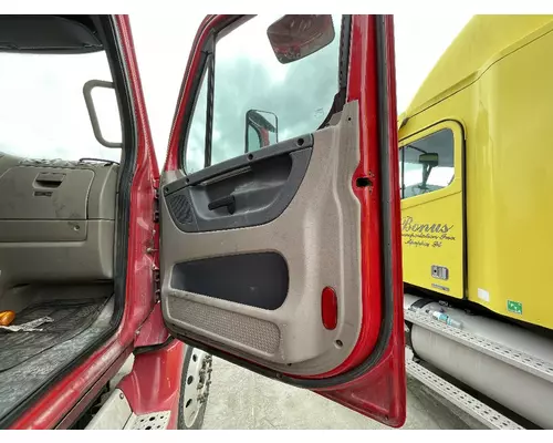 FREIGHTLINER CASCADIA 125 DOOR ASSEMBLY, FRONT