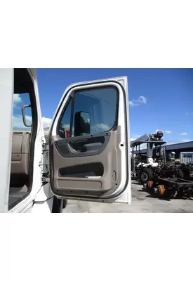 FREIGHTLINER CASCADIA 125 DOOR ASSEMBLY, FRONT