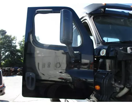 FREIGHTLINER CASCADIA 125 DOOR ASSEMBLY, FRONT