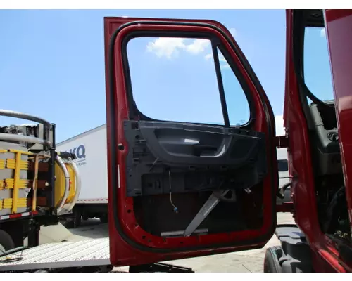 FREIGHTLINER CASCADIA 125 DOOR ASSEMBLY, FRONT