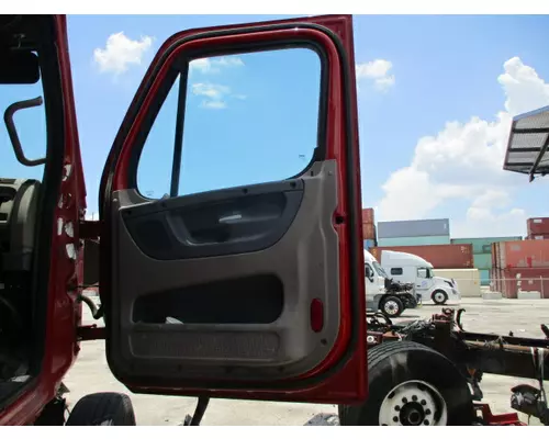 FREIGHTLINER CASCADIA 125 DOOR ASSEMBLY, FRONT