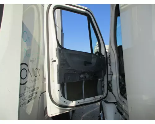 FREIGHTLINER CASCADIA 125 DOOR ASSEMBLY, FRONT