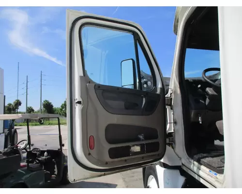 FREIGHTLINER CASCADIA 125 DOOR ASSEMBLY, FRONT